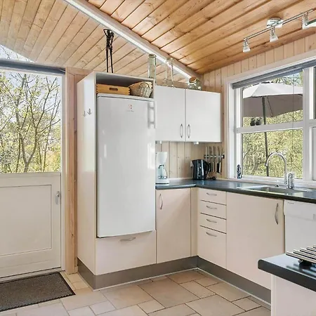 1409 Aakirkeby - Sluseparken 9 A Nyaraló
